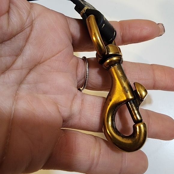 Black Removable Strap Bag - Picture 4 of 11